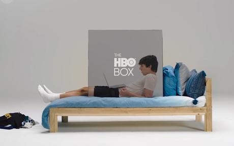 HBO lance une mini salle de cinéma en carton pour s’isoler HBO lance une mini salle de cinéma en carton pour s’isoler