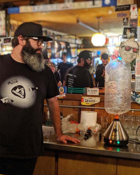 Info bière – nous sommes allés brasser notre bière en Californie

 – Mousse de bière