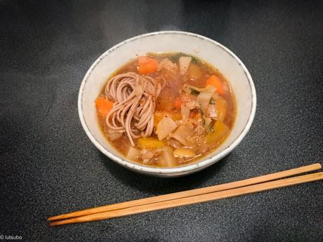 Histoire de cuisine – Soupe de courge au miso et soba