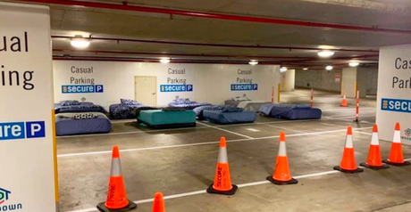 Des parkings en Australie sont aménagés en hôtels provisoires pour accueillir des sans-abri