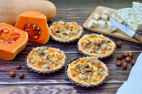 Tartelettes à la Fourme d’Ambert, butternut et noisettes