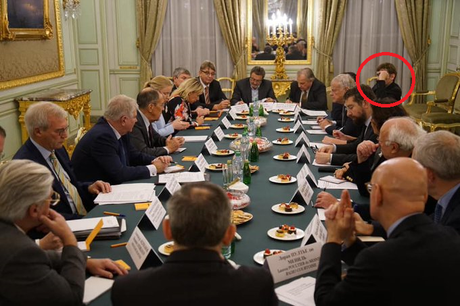 « Les réseaux du Kremlin » n’existent pas, mais nous les avons rencontrés… #Thinkerview #Berruyer #Giletsjaunes #AfD « Les réseaux du Kremlin » n’existent pas, mais nous les avons rencontrés… #Thinkerview #Berruyer #Giletsjaunes #AfD