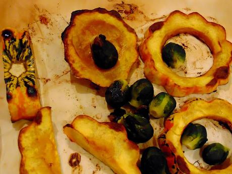 Courge poivrée et choux de bruxelles Courge poivrée et choux de bruxelles