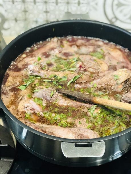 Salmi canard : plat réconfortant mauricien en sauce aux épices et au vin rouge !