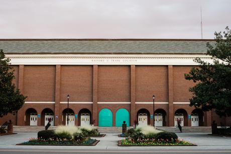 News bière – UNCW accompagne les brasseries locales de bières renommées lors de la première année de vente d'alcool
 – Bière