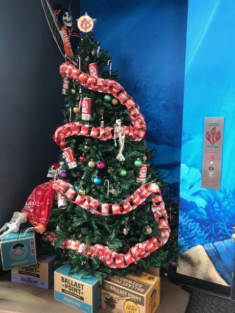 Bière artisanale – REPORTAGE PHOTO: Downtown Disney les 24/11/19 (des centaines d'arbres au néon en plastique, le New Street Eats Bistro et bien d'autres)
 – Mousse de bière