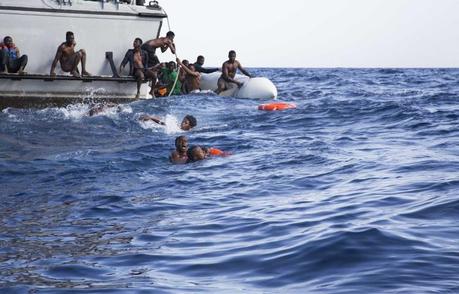 Italie : sept dépouilles de migrants retrouvées après un naufrage au large de Lampedusa Italie : sept dépouilles de migrants retrouvées après un naufrage au large de Lampedusa