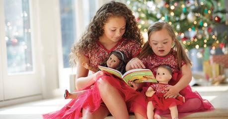 Etats-Unis : une petite fille trisomique pose dans le célèbre catalogue de jouets American Girl