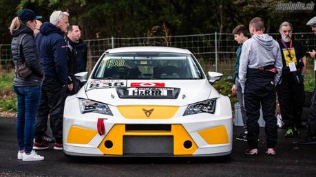 Essai Cupra TCR: découverte d’une voiture de course