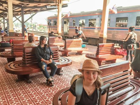Nous avons pris le train en Thaïlande #voyageenthailande
