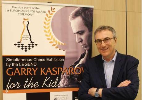A la rencontre de Garry Kasparov à Monaco avec Philippe Dornbusch - Photo © Echecs & Stratégie A la rencontre de Garry Kasparov à Monaco avec Philippe Dornbusch - Photo © Echecs & Stratégie