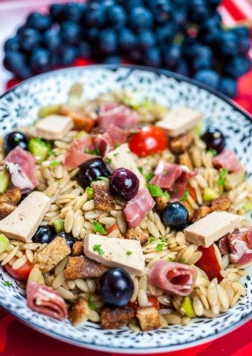 Salade de pâte, de foie gras et de raisin muscat AOP du Mont Ventoux Salade de pâte, de foie gras et de raisin muscat AOP du Mont Ventoux