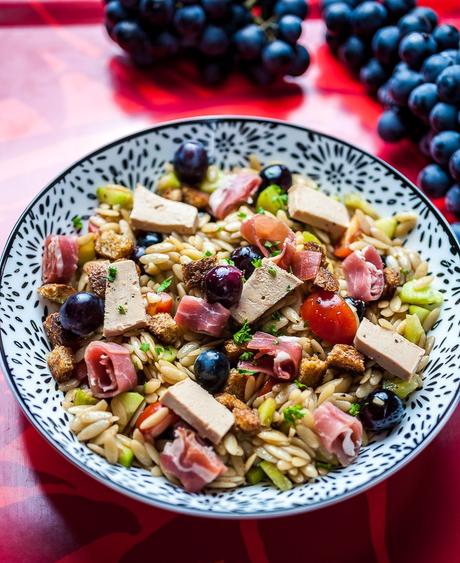 Salade de pâte, de foie gras et de raisin muscat AOP du Mont Ventoux Salade de pâte, de foie gras et de raisin muscat AOP du Mont Ventoux