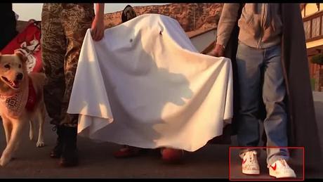 A Holliday Reunion : les Easter eggs de la publicité avec E.T A Holliday Reunion : les Easter eggs de la publicité avec E.T