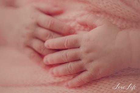 Photographe bébé nouveau-né Suresnes