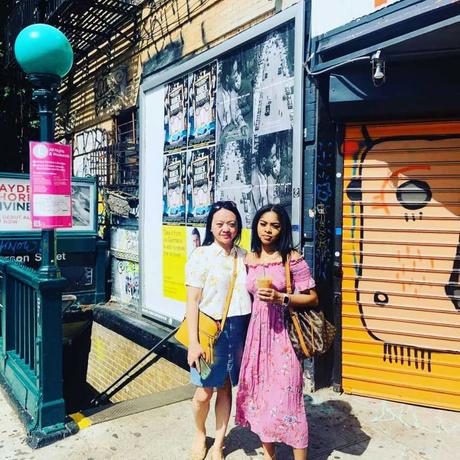 On pose devant mes murs…