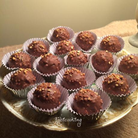 Entremets Praliné Combawa comme une bûche