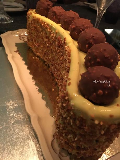 Entremets Praliné Combawa comme une bûche