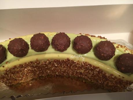 Entremets Praliné Combawa comme une bûche
