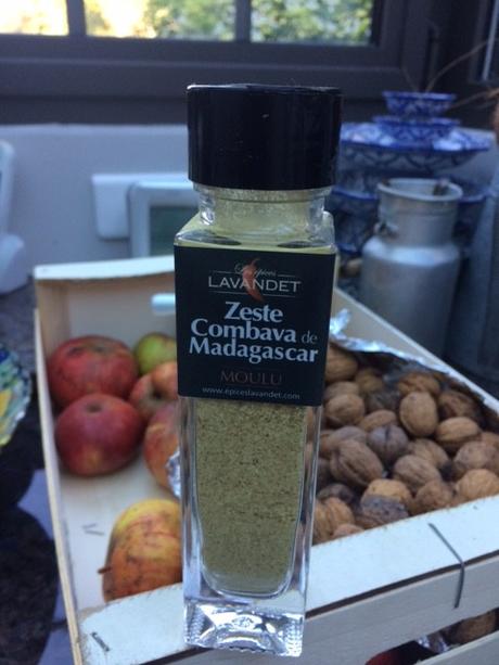 Entremets Praliné Combawa comme une bûche