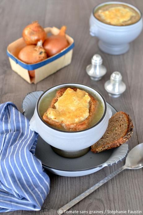 Soupe à l'oignon et toasts au crottin de chèvre Soupe à l'oignon