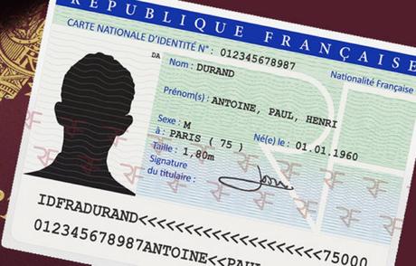 Nouvelle carte d’identité en 2021 : puce sans contact et format carte bancaire