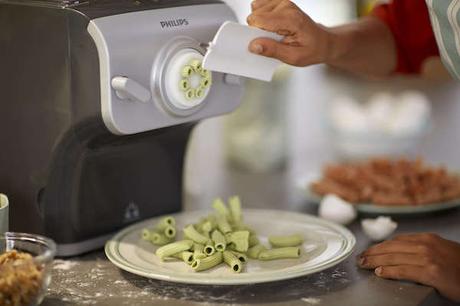 COOKING : E-TV a testé la machine à pâtes Philips ! HR2358_12-A5P-global-001