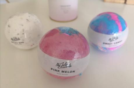 Idée cadeau Noël : Offrez les boules de bain bijoux My Jolie Candle !