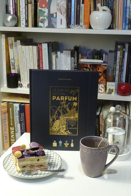 UN LIVRE, UN THE... UN LIVRE, UN THE...