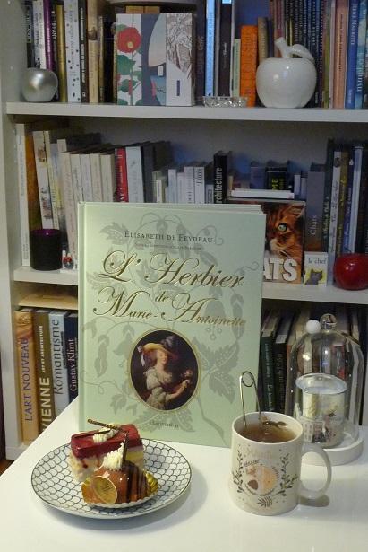 UN LIVRE, UN THE... UN LIVRE, UN THE...