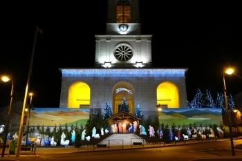 avent, noël, temps de l'avent, quatrième dimanche de l'avent, culture chrétienne, fête chrétienne, temps de noël, christian cottet-emard, lanterne, lumière, recueillement, blog littéraire de christian cottet-emard, adventus, bougie,illuminations de noël,oyonnax,crèche jean-Jacques dalmais,ain,haut bugey,rhône alpes auvergne,france,europe