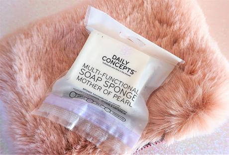Birchbox décembre étoile polaire Eponge Savonneuse au Nacre de Daily Concepts