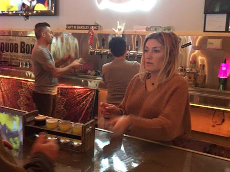 Bière artisanale – Snow Republic Brewing Co. donne un ascenseur à la ville de ski
 – Mousse de bière