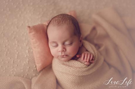 Séance photo bébé naissance Neuilly Sur Seine