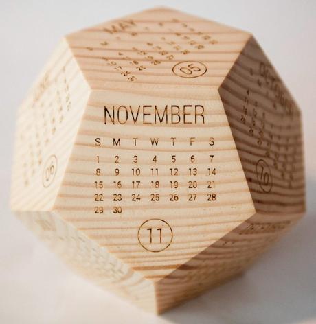 calendrier 2020 original forme géométrique bois