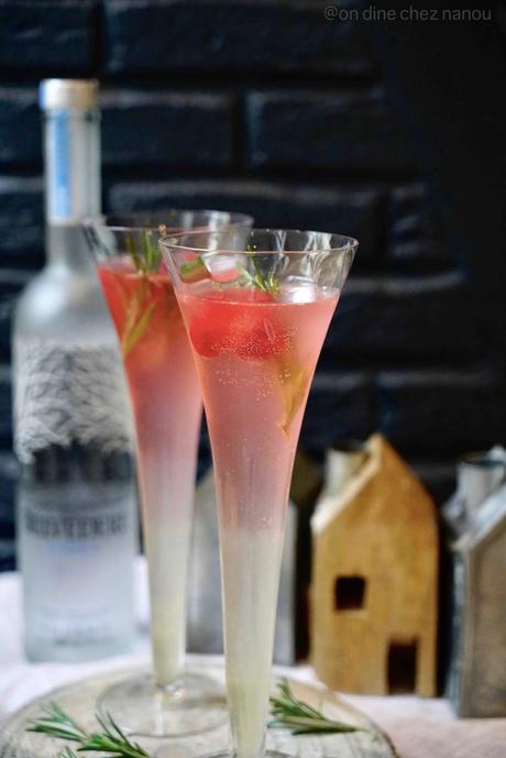 cocktail festif , ginger beer ,, vodka, belvedere , framboises , très frais 