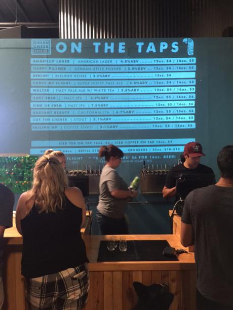 News bière – Le deuxième emplacement de la Green Cheek Beer Company sera l'ancien Barge Forge à Costa Mesa – Orange County Register
 – Bière brune