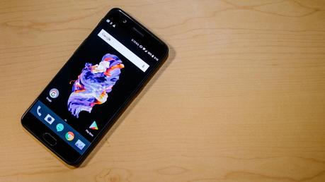 Sur les futurs smartphones OnePlus, le module photo sera invisible