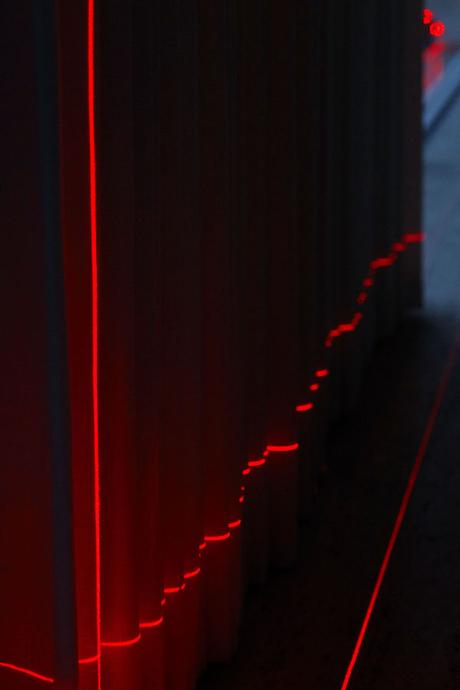 INSTALLATION : Geometry of light ! s4_geometry_of_light_farnsworth_house_luftwerk_iker_gil_photo_by_kate_joyce_yatzer