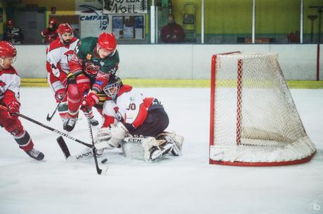 Hockey sur glace à la patinoire de Meudon-la-Forêt