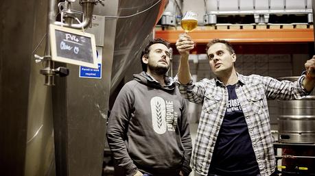 Bière artisanale – La brasserie de Bermondsey Fourpure critiquée pour la marque de bière «attirante pour les enfants»
 – Bière noire