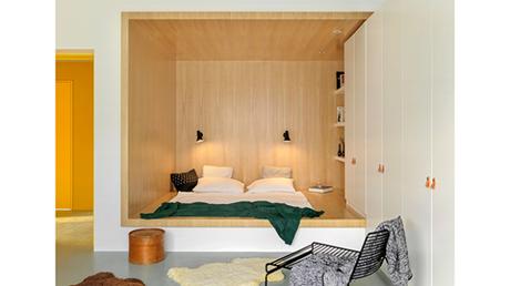 Une décoration réussie qui mise sur le jaune et le terrazzo ! Une décoration réussie qui mise sur le jaune et le terrazzo !