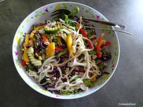 Salade de légumes colorés aux nouilles avec un dressing asiatique de Ree Drummond Salade de légumes colorés aux nouilles avec un dressing asiatique de Ree Drummond