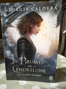 Les brumes de Cendrelune tome1 – Le jardin des âmes