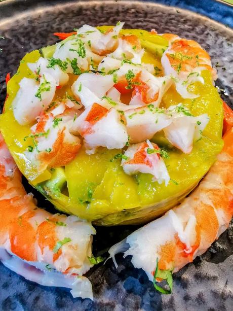 Salade crevettes, avocat, mangue sauce citron coco de chez A L’olivier Salade crevettes, avocat, mangue sauce citron coco de chez A L’olivier