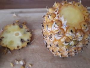 Crumble d'ananas au spéculoos Cuisson de l'ananas: Cliquer sur les photographies pour les agrandir