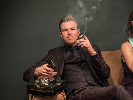 L’image contient peut-être : 1 personne, assis