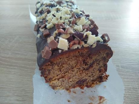 Cake gourmand noisettes-chocolat