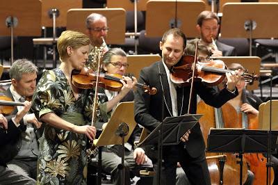 Le bonheur au bout des doigts. Vladimir Jurowsky dirige Mozart et Bruckner à Munich.