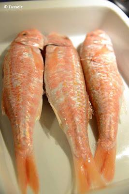 Rouget à la peau croustillante et salade condiment de carottes anciennes